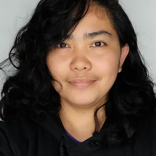 Portrait of Julie Peralta